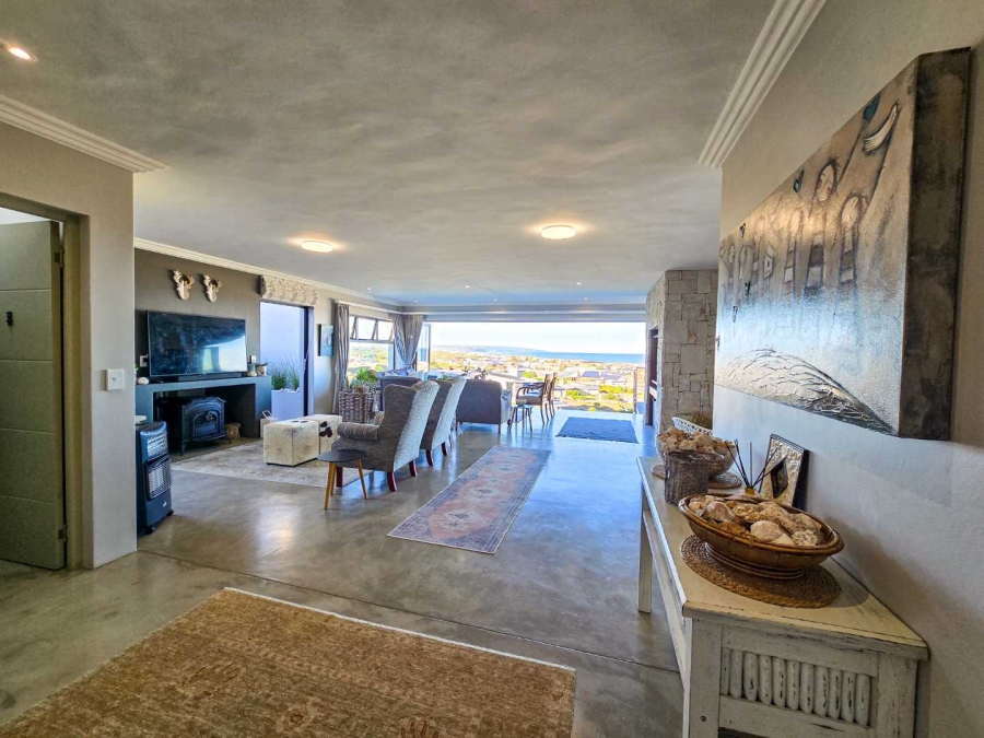 2 Bedroom Property for Sale in Stilbaai Oos Western Cape
